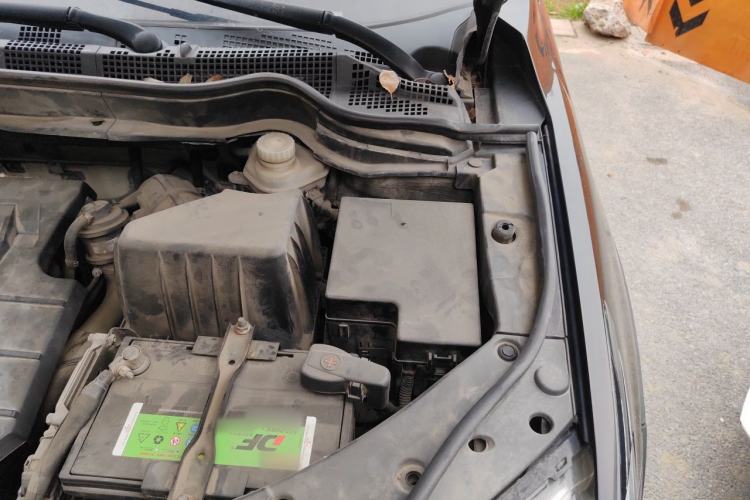 Used Haval H6 2014 Sport Version 1.5T Manual Two-Wheel Drive Elite Edition Engine Bay Left