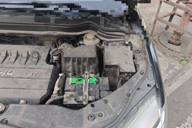 Used Haval H6 2014 Sport Version 1.5T Manual Two-Wheel Drive Elite Edition Engine Bay Left