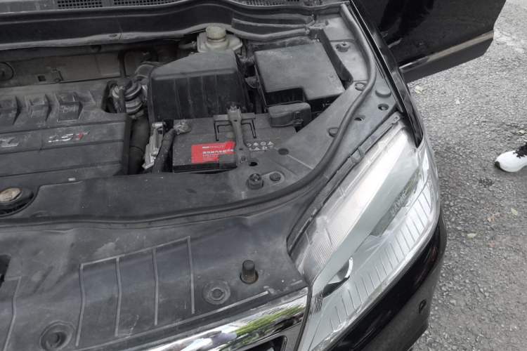 Used Haval H6 2014 Sport Version 1.5T Manual Two-Wheel Drive Elite Edition Engine Bay Left
