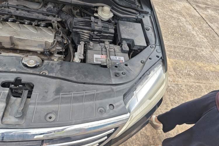 Used Haval H6 2014 Sports Edition 2.4L Automatic Prestige Model Engine Bay Left