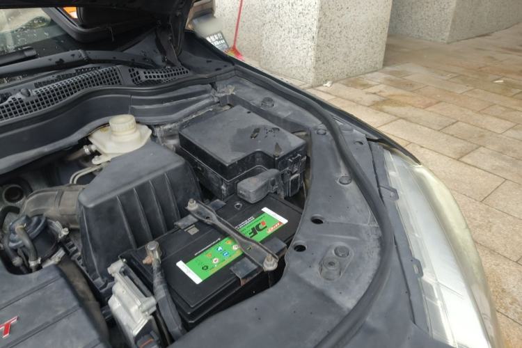 Used Haval H6 2014 Sport Version 1.5T Manual Two-Wheel Drive Elite Edition Engine Bay Left