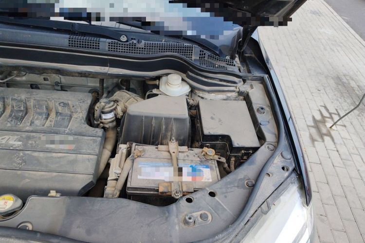Used Haval H6 2014 Sport Version 1.5T Manual Two-Wheel Drive Elite Edition Engine Bay Left