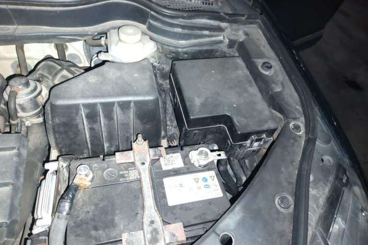Used Haval H6 2014 Sport Version 1.5T Manual Two-Wheel Drive Elite Edition Engine Bay Left