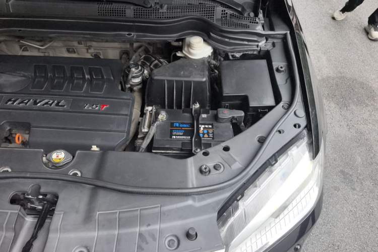 Used Haval H6 2014 Sport Version 1.5T Manual Two-Wheel Drive Elite Edition Engine Bay Left