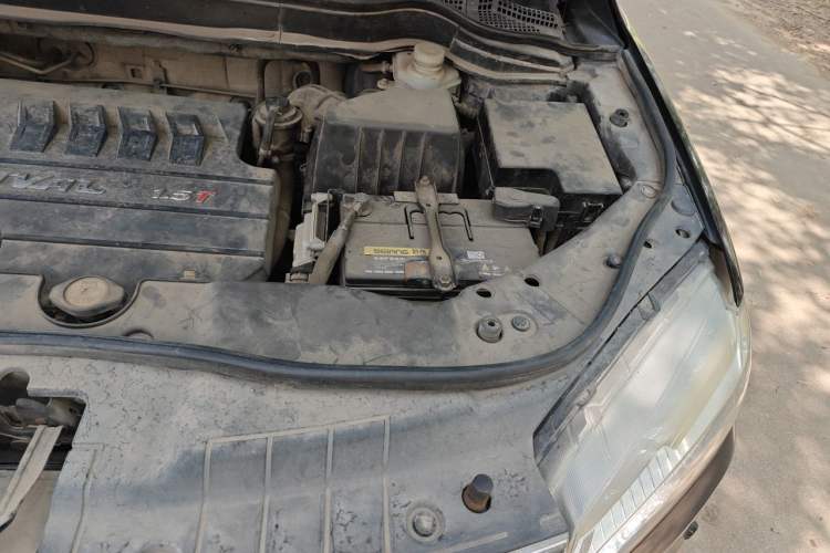 Used Haval H6 2014 Sport Version 1.5T Manual Two-Wheel Drive Elite Edition Engine Bay Left