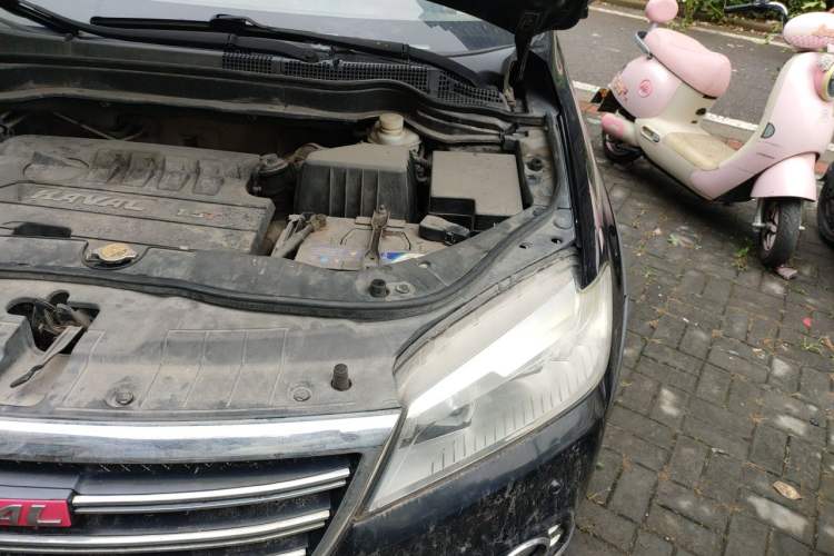 Used Haval H6 2014 Sport Version 1.5T Manual Two-Wheel Drive Elite Edition Engine Bay Left