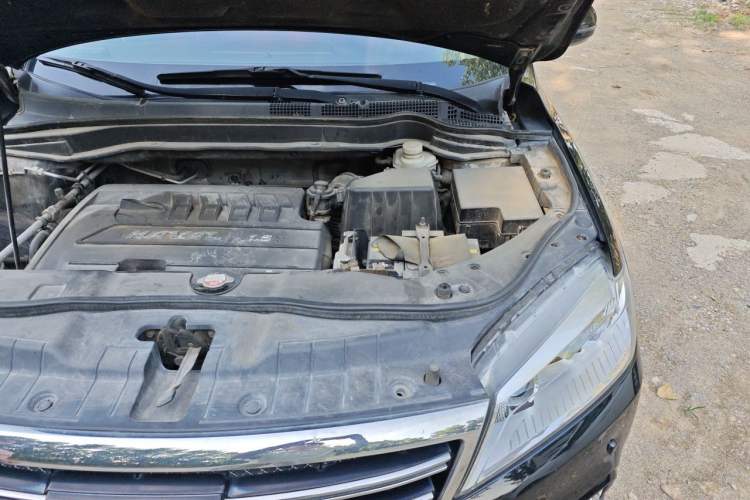 Used Haval H6 2014 Sport Version 1.5T Manual Two-Wheel Drive Elite Edition Engine Bay Left