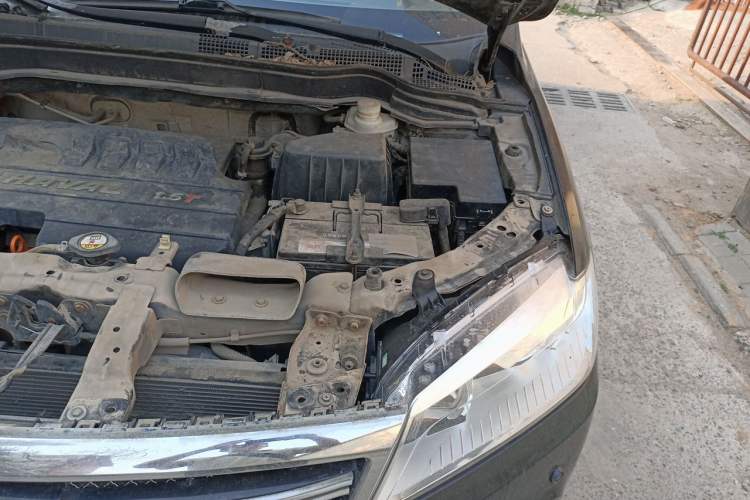 Used Haval H6 2014 Sport Version 1.5T Manual Two-Wheel Drive Elite Edition Engine Bay Left