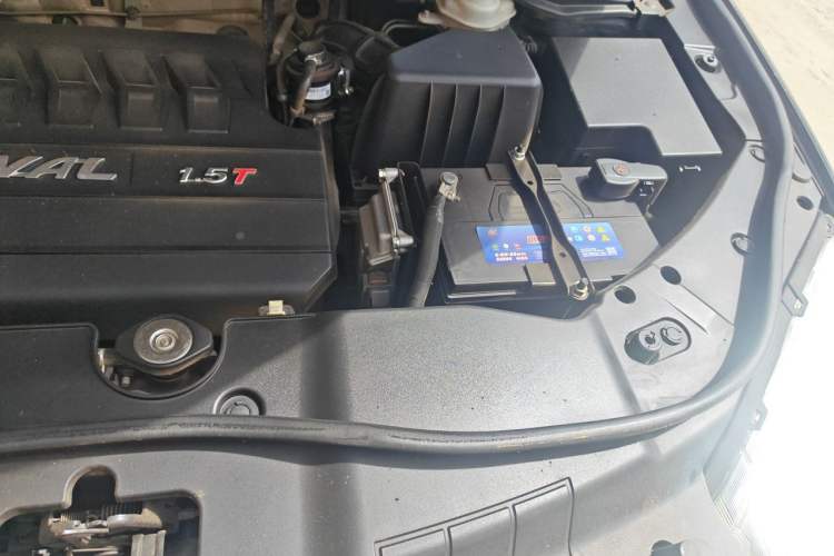 Used Haval H6 2014 Sport Version 1.5T Manual Two-Wheel Drive Elite Edition Engine Bay Left