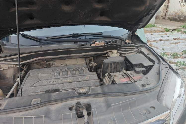 Used Haval H6 2014 Sport Version 1.5T Manual Two-Wheel Drive Elite Edition Engine Bay Left