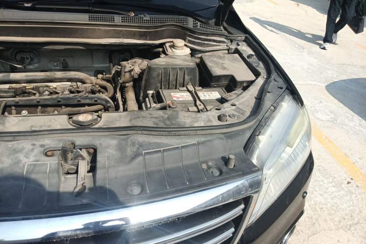 Used Haval H6 2014 Sport Version 1.5T Manual Two-Wheel Drive Elite Edition Engine Bay Left