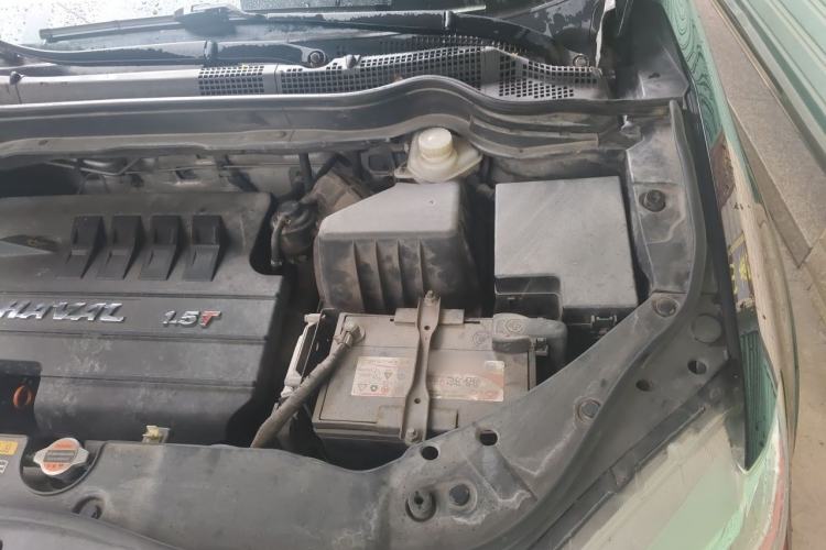 Used Haval H6 2014 Sport Version 1.5T Manual Two-Wheel Drive Elite Edition Engine Bay Left