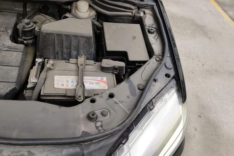 Used Haval H6 2014 Sport Version 1.5T Manual Two-Wheel Drive Elite Edition Engine Bay Left