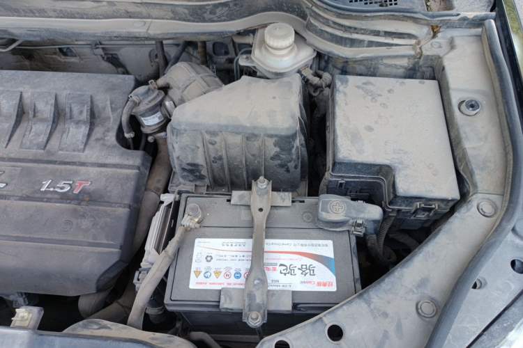 Used Haval H6 2014 Sport Version 1.5T Manual Two-Wheel Drive Elite Edition Engine Bay Left