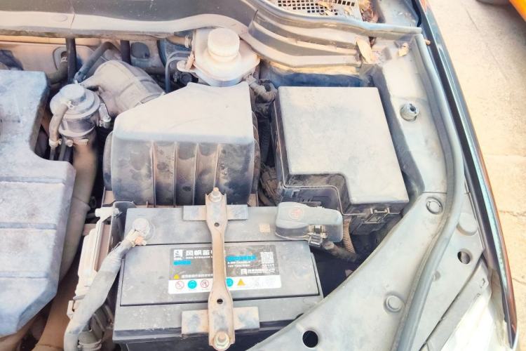 Used Haval H6 2014 Sport Version 1.5T Manual Two-Wheel Drive Elite Edition Engine Bay Left