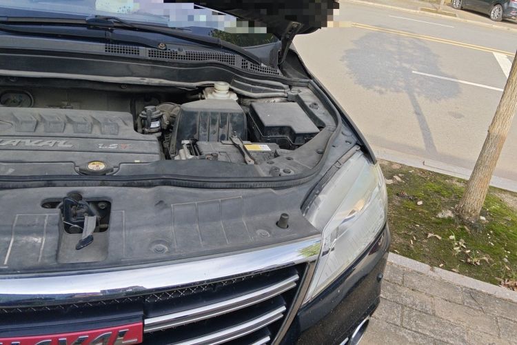 Used Haval H6 2014 Sport Version 1.5T Manual Two-Wheel Drive Elite Edition Engine Bay Left