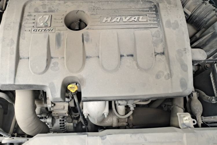 Used Haval H6 2014 Upgraded Model 2.0T Diesel Manual Two-Wheel Drive Elite Version Engine Bay