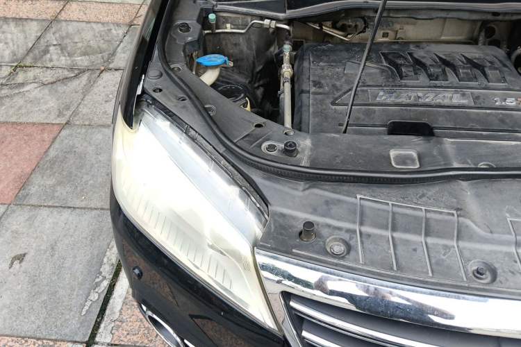 Used Haval H6 2014 Sport Version 1.5T Manual Two-Wheel Drive Elite Edition Engine Bay Right