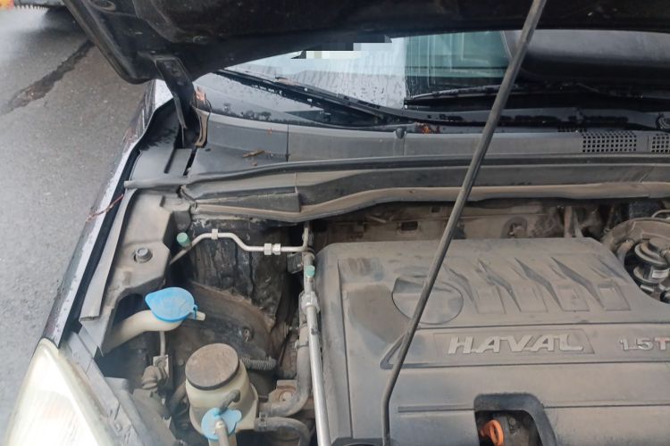 Used Haval H6 2014 Upgraded Model 1.5T Manual 4x4 Elite Version Engine Bay Right