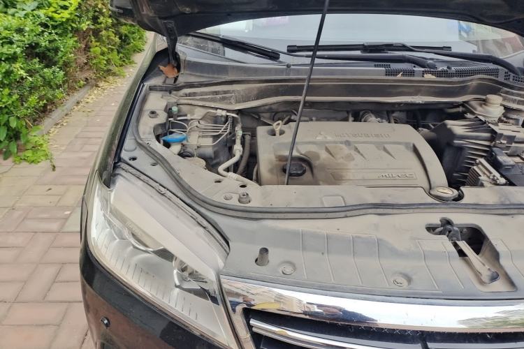 Used Haval H6 2014 Sports Edition 2.4L Automatic Prestige Model Engine Bay Right