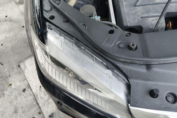 Used Haval H6 2014 Sport Version 1.5T Manual Two-Wheel Drive Elite Edition Engine Bay Right