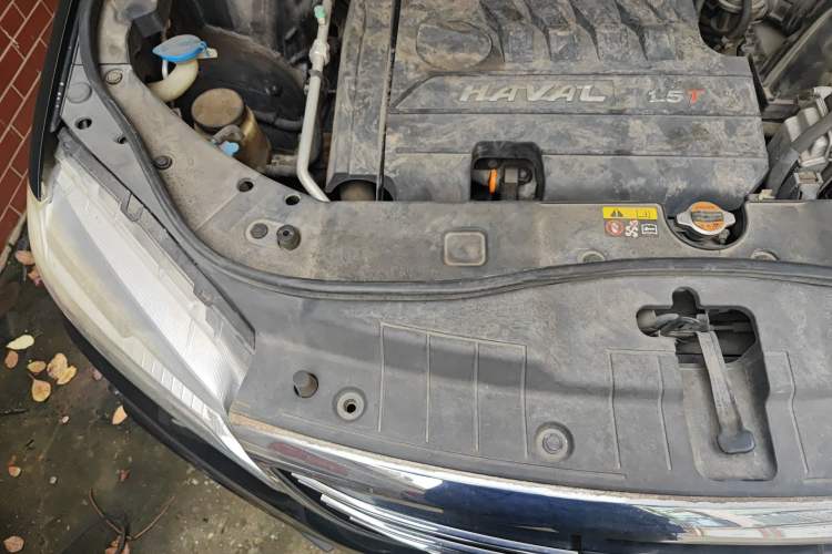 Used Haval H6 2014 Sport Version 1.5T Manual Two-Wheel Drive Elite Edition Engine Bay Right