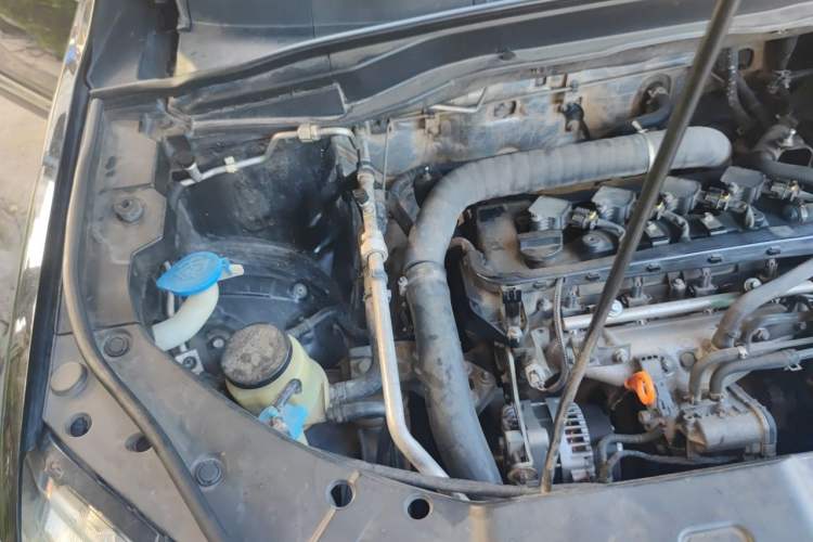 Used Haval H6 2014 Sport Version 1.5T Manual Two-Wheel Drive Elite Edition Engine Bay Right
