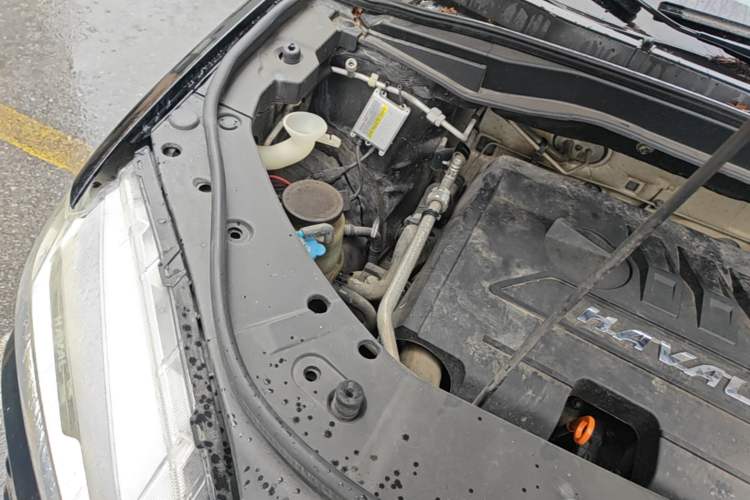 Used Haval H6 2014 Sport Version 1.5T Manual Two-Wheel Drive Elite Edition Engine Bay Right
