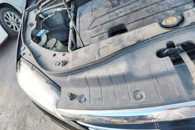 Used Haval H6 2014 Sport Version 1.5T Manual Two-Wheel Drive Elite Edition Engine Bay Right