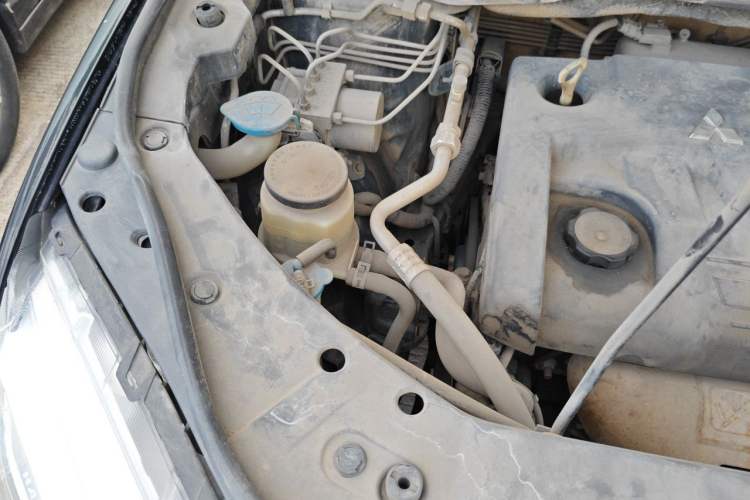 Used Haval H6 2014 Sports Edition 2.4L Automatic Prestige Model Engine Bay Right