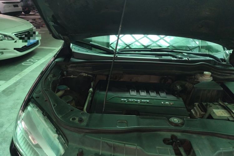 Used Haval H6 2014 Sport Version 1.5T Manual Two-Wheel Drive Elite Edition Engine Bay Right