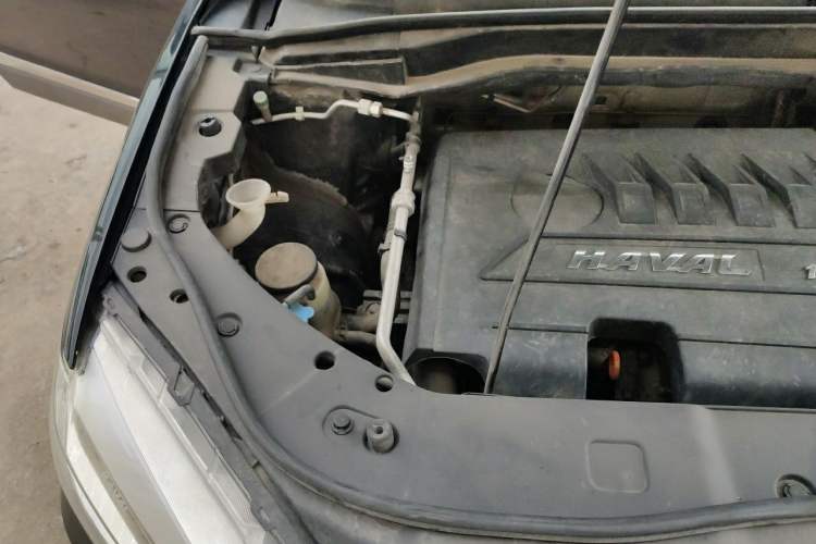 Used Haval H6 2014 Sport Version 1.5T Manual Two-Wheel Drive Elite Edition Engine Bay Right