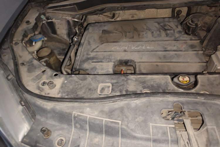 Used Haval H6 2014 Sport Version 1.5T Manual Two-Wheel Drive Elite Edition Engine Bay Right