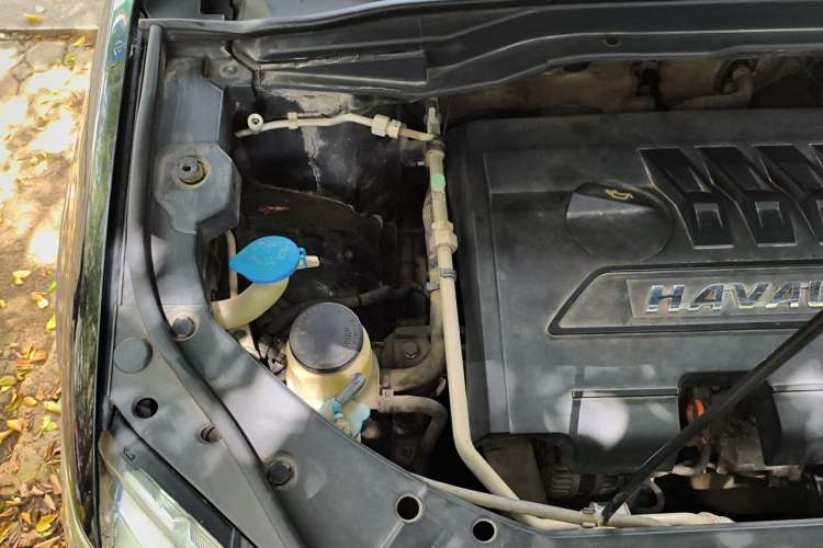 Used Haval H6 2014 Sport Version 1.5T Manual Two-Wheel Drive Elite Edition Engine Bay Right