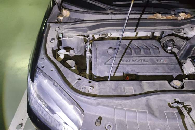 Used Haval H6 2014 Sport Version 1.5T Manual Two-Wheel Drive Elite Edition Engine Bay Right