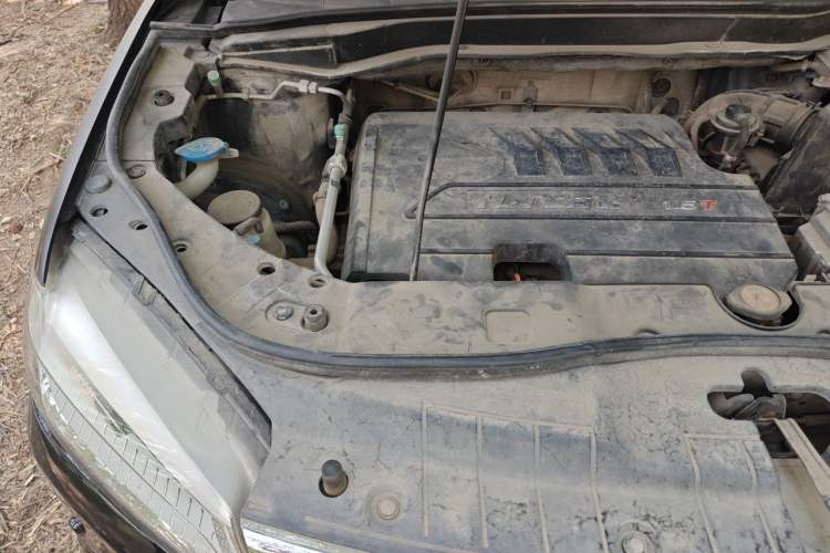 Used Haval H6 2014 Sport Version 1.5T Manual Two-Wheel Drive Elite Edition Engine Bay Right