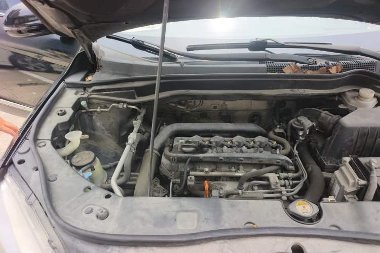 Used Haval H6 2014 Sport Version 1.5T Manual Two-Wheel Drive Elite Edition Engine Bay Right