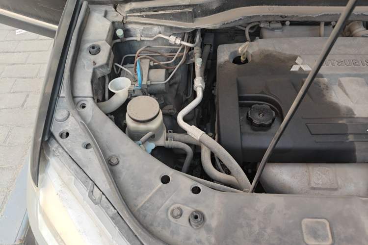 Used Haval H6 2014 Sport Edition 2.4L Automatic Elite Model Engine Bay Right
