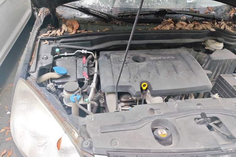 Used Haval H6 2014 Upgraded Model 2.0T Diesel Manual Two-Wheel Drive Urban Version Engine Bay Right