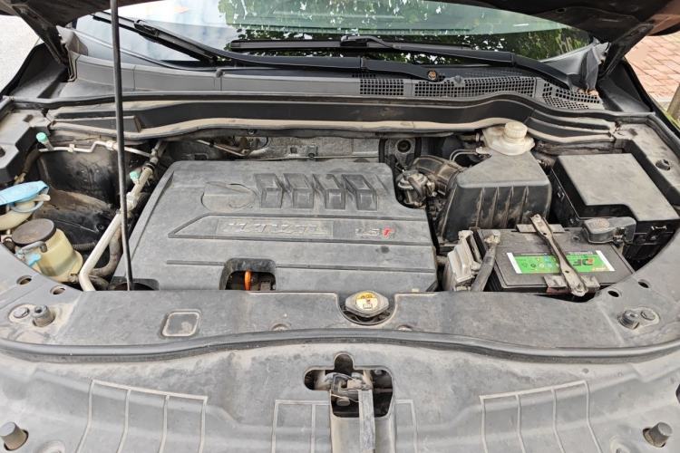 Used Haval H6 2014 Sport Version 1.5T Manual Two-Wheel Drive Elite Edition Engine Bay