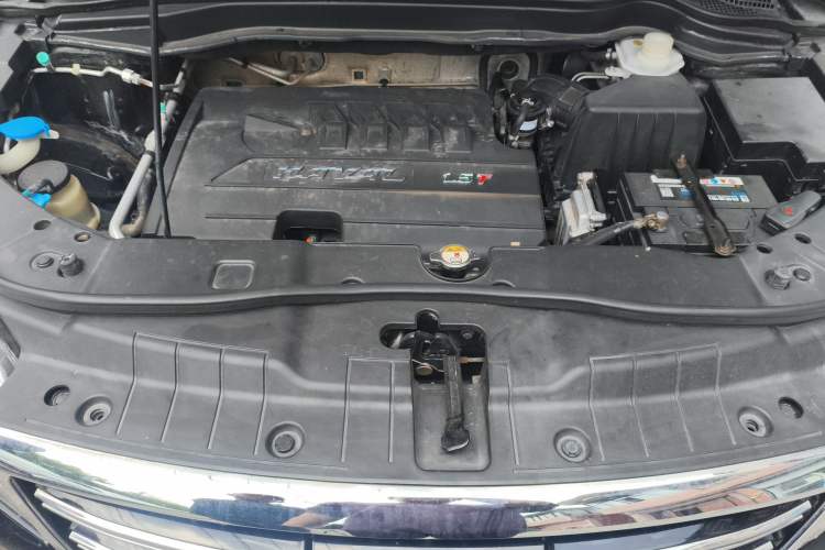 Used Haval H6 2014 Sport Version 1.5T Manual Two-Wheel Drive Elite Edition Engine Bay