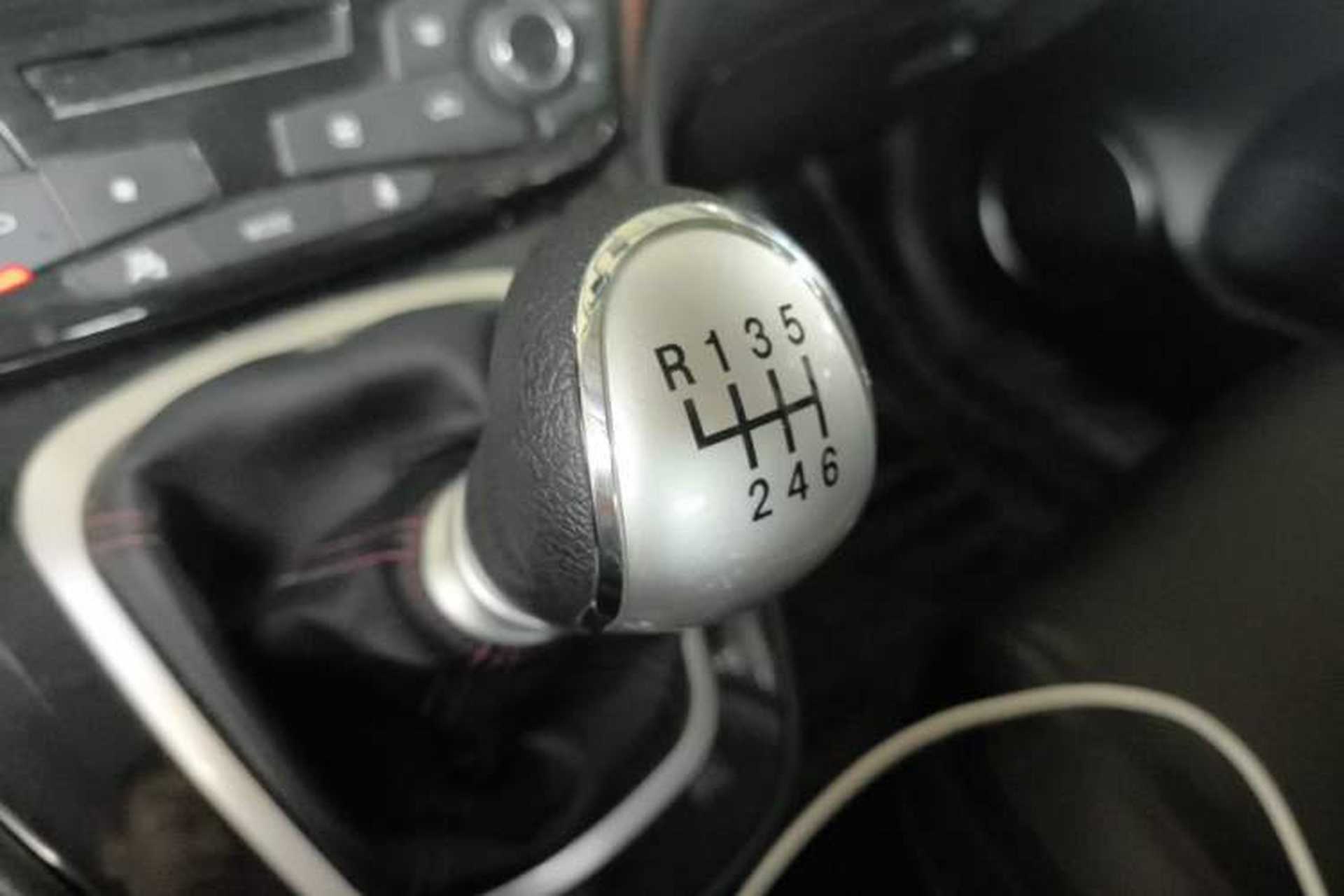 Used Haval H6 2014 Upgraded Model 1.5T Manual Two-Wheel Drive Elite Version Gear Lever