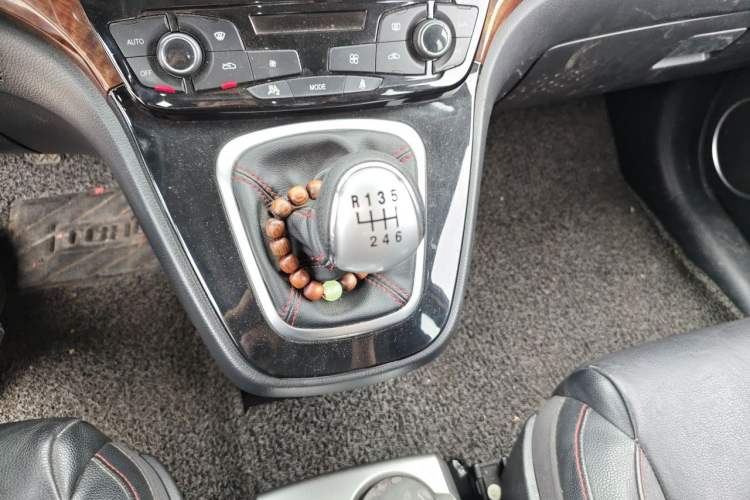 Used Haval H6 2014 Sport Version 1.5T Manual Two-Wheel Drive Elite Edition Gear Lever