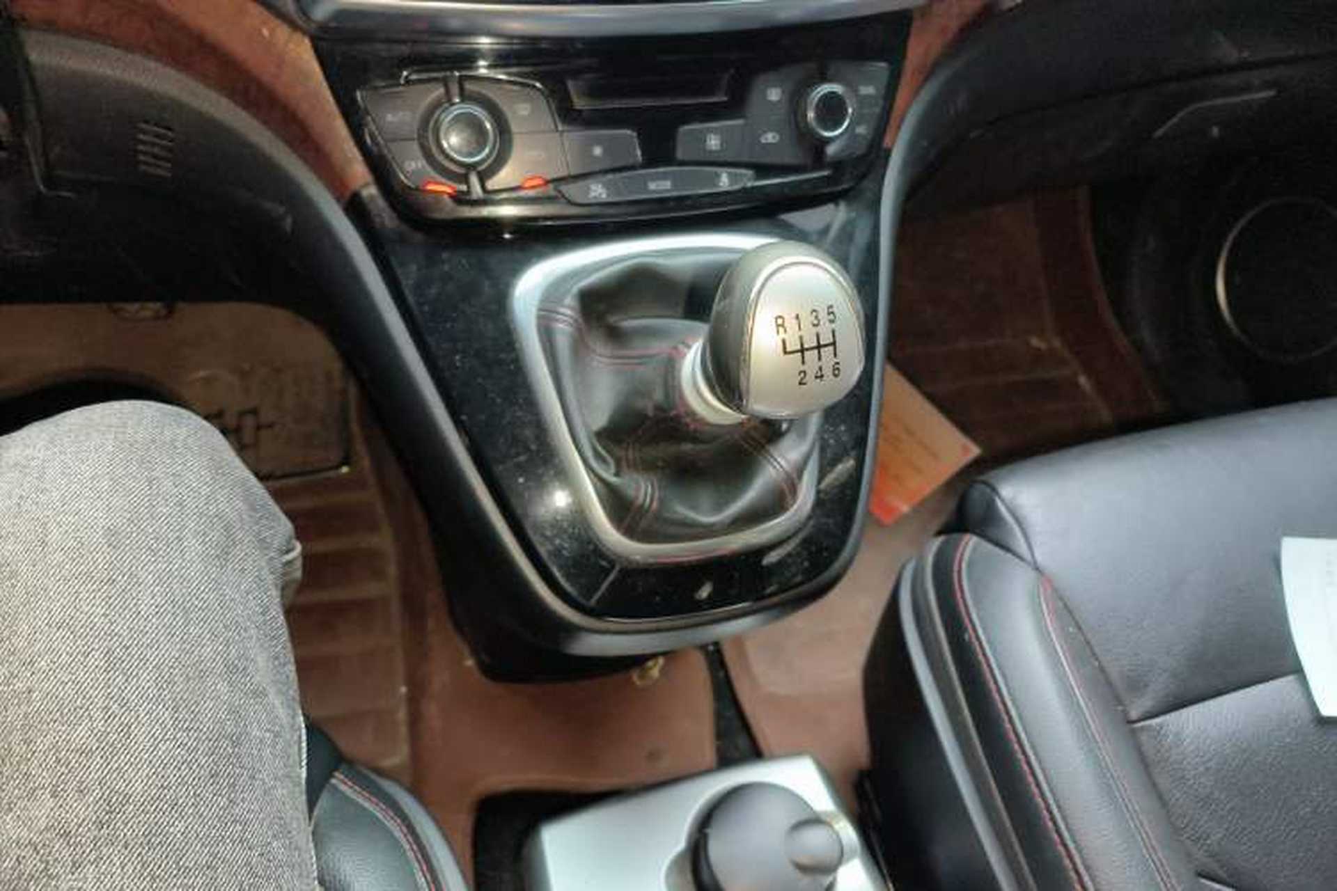 Used Haval H6 2014 Sport Version 1.5T Manual Two-Wheel Drive Elite Edition Gear Lever