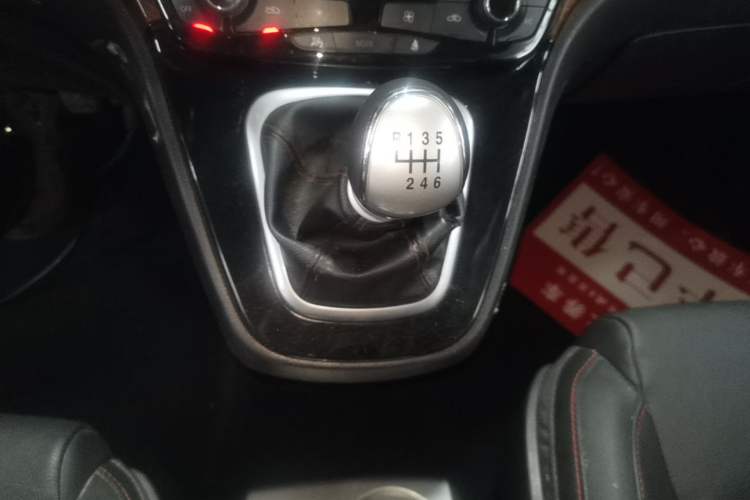 Used Haval H6 2014 Sport Version 1.5T Manual Two-Wheel Drive Elite Edition Gear Lever
