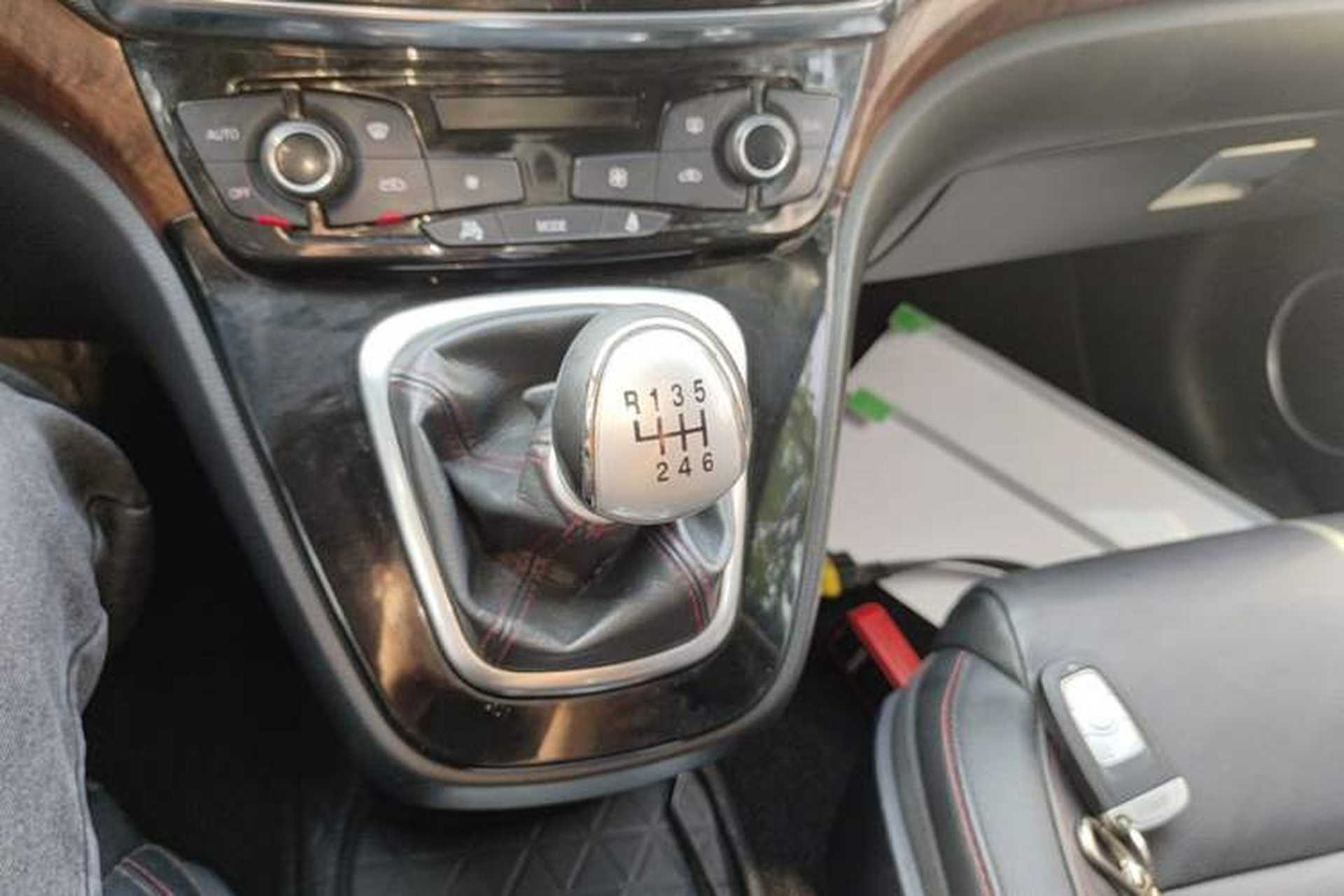 Used Haval H6 2014 Sport Version 1.5T Manual Two-Wheel Drive Elite Edition Gear Lever