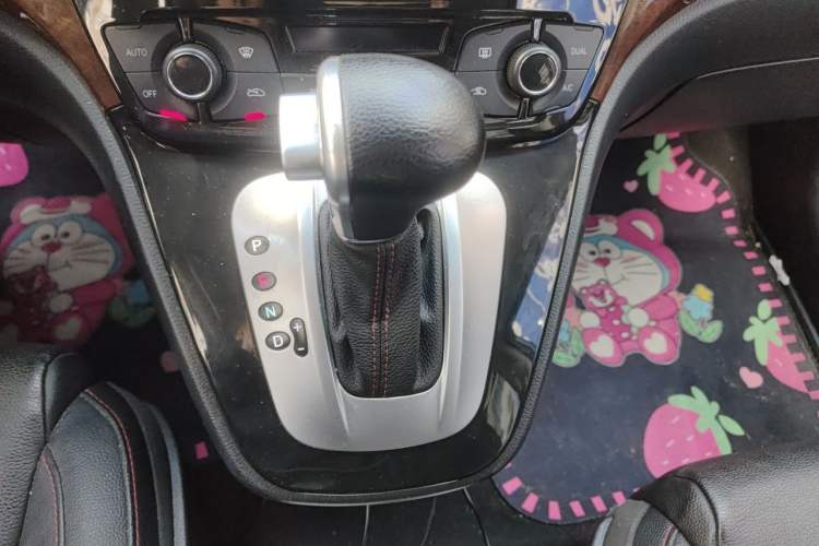 Used Haval H6 2014 Sport Edition 2.4L Automatic Elite Model Gear Lever