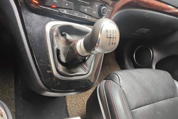 Used Haval H6 2014 Sport Version 1.5T Manual Two-Wheel Drive Elite Edition Gear Lever