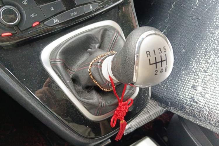 Used Haval H6 2014 Sport Version 1.5T Manual Two-Wheel Drive Elite Edition Gear Lever