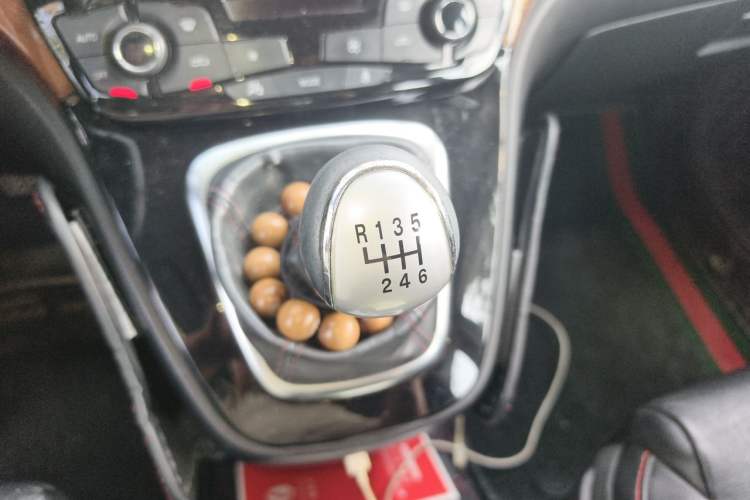 Used Haval H6 2014 Sport Version 1.5T Manual Two-Wheel Drive Elite Edition Gear Lever